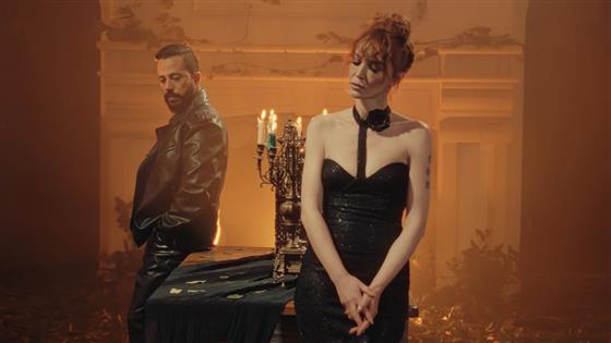 Bahadır Tatlıöz Aşk Bir Yangın