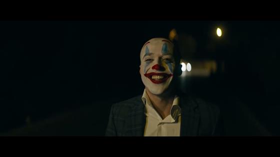 Mavi Gri Güzel Kadın